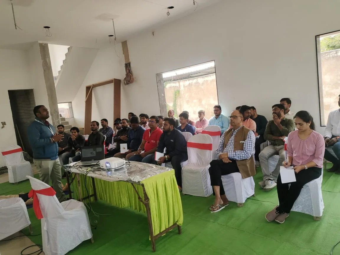 First aid training session conducted by CMLL